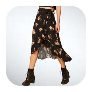 NWT West of Melrose (Tilly’s) M black floral wrap skirt